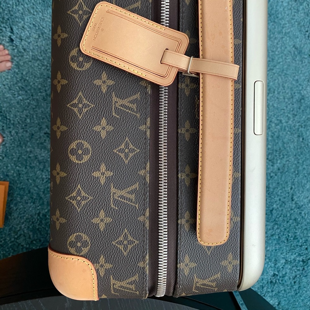 Louis Vuitton Horizon 55 Carry on Luggage